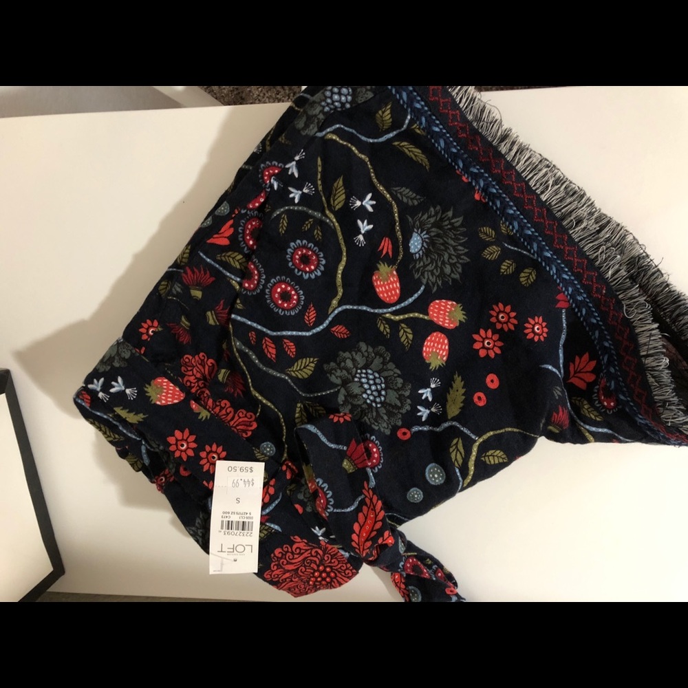 Loft Fringe Shorts - Picture 2 of 3